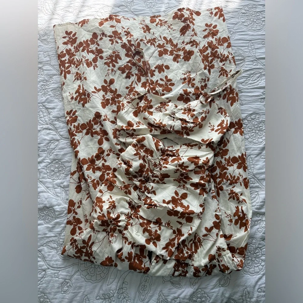 Showpo Cream and Brown Floral Dress‎ - Picture 4 of 6